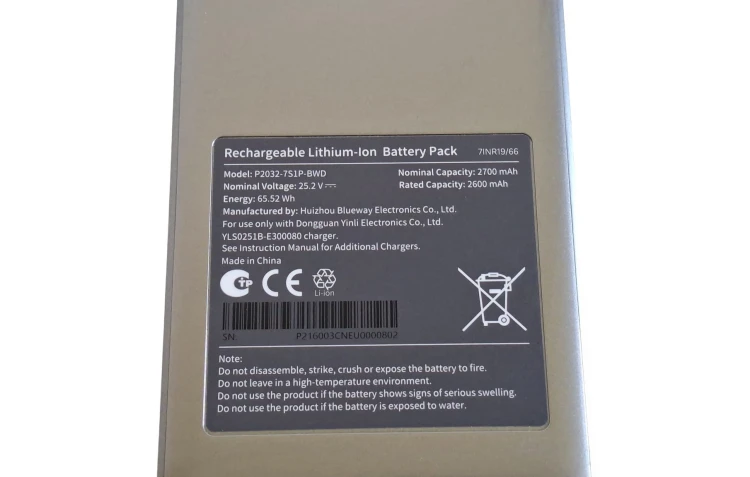 1 x Akumulator , 1 x Ognioodporne etui