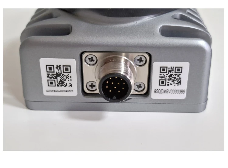 LiDAR Livox MID-360 to zaawansowany czujnik laserowy 3D stworzony z myślą o zastosowaniach przemysłowych i robotycznych. Urządzenie oferuje pełne skanowanie otoczenia w zakresie 360°